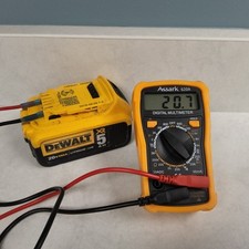 OEM DeWalt DCB205 20V Max XR Premium 5AH Lithium-ion Battery Pack 2020 Date