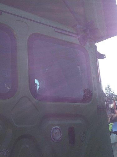 Replaces 2019 FREIGHTLINER CASCADIA 113 2018UP BACK GLASS , GA