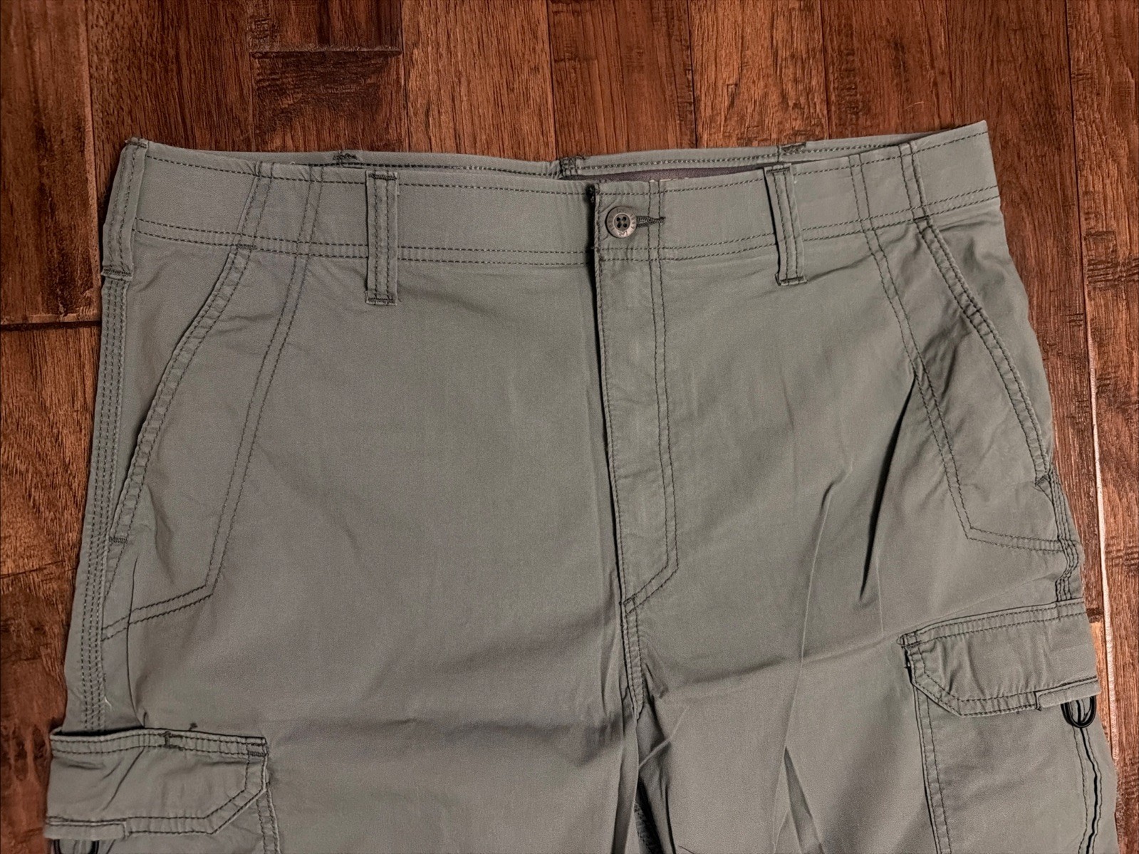 Lee Mens Extreme Motion Cargo Short; Olive Grove, 38 thumbnail 2