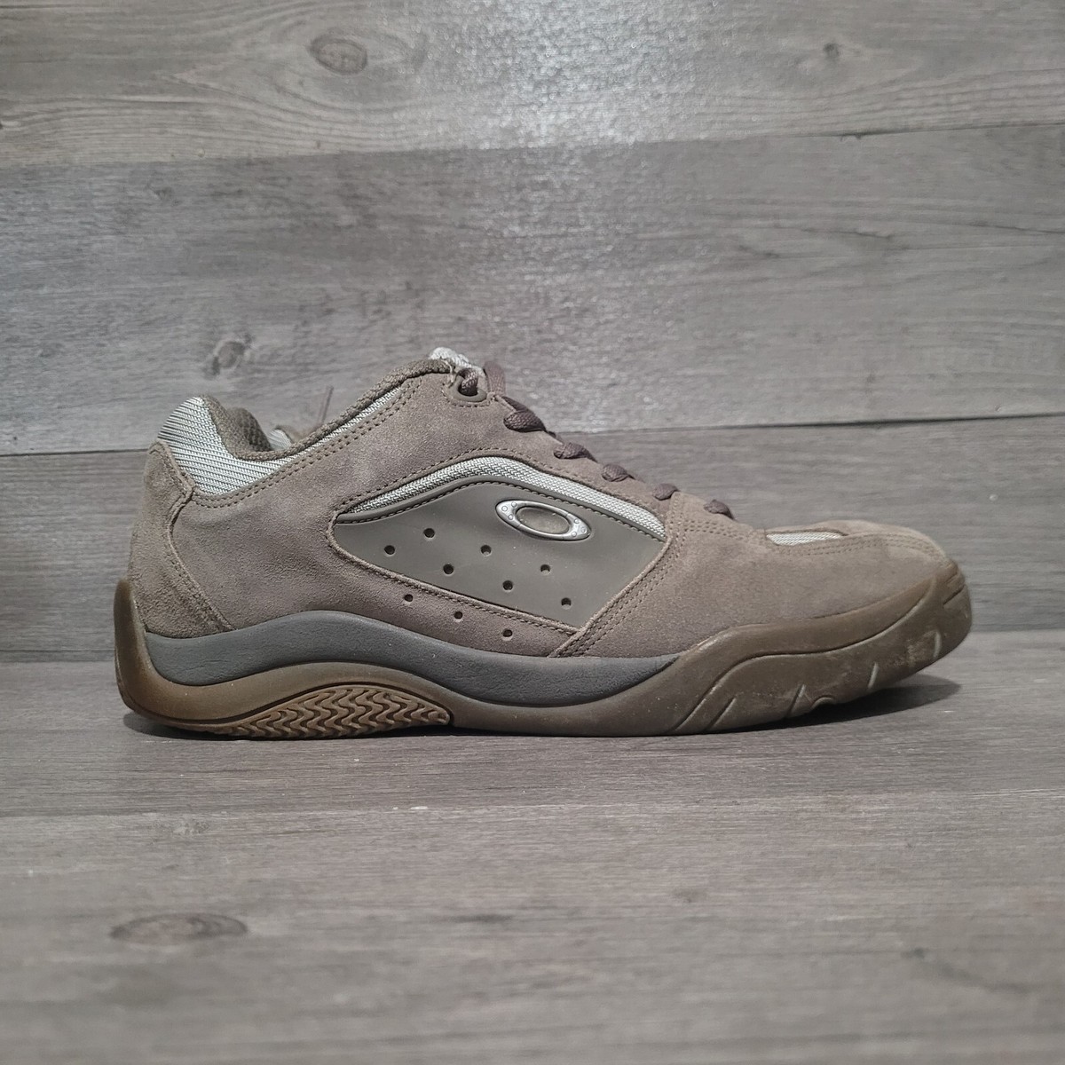 Vintage Oakley Y2K Chunky Skateboaring Mens 11.5 Sourdough Vintage Oakley Y2K Chunky Skateboaring Mens 11.5 Sourdough