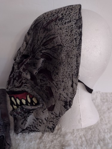 Halloween Adult Monster Gray Death Mask w Claw Hands Covers Rubber/Latex - Picture 16 of 19