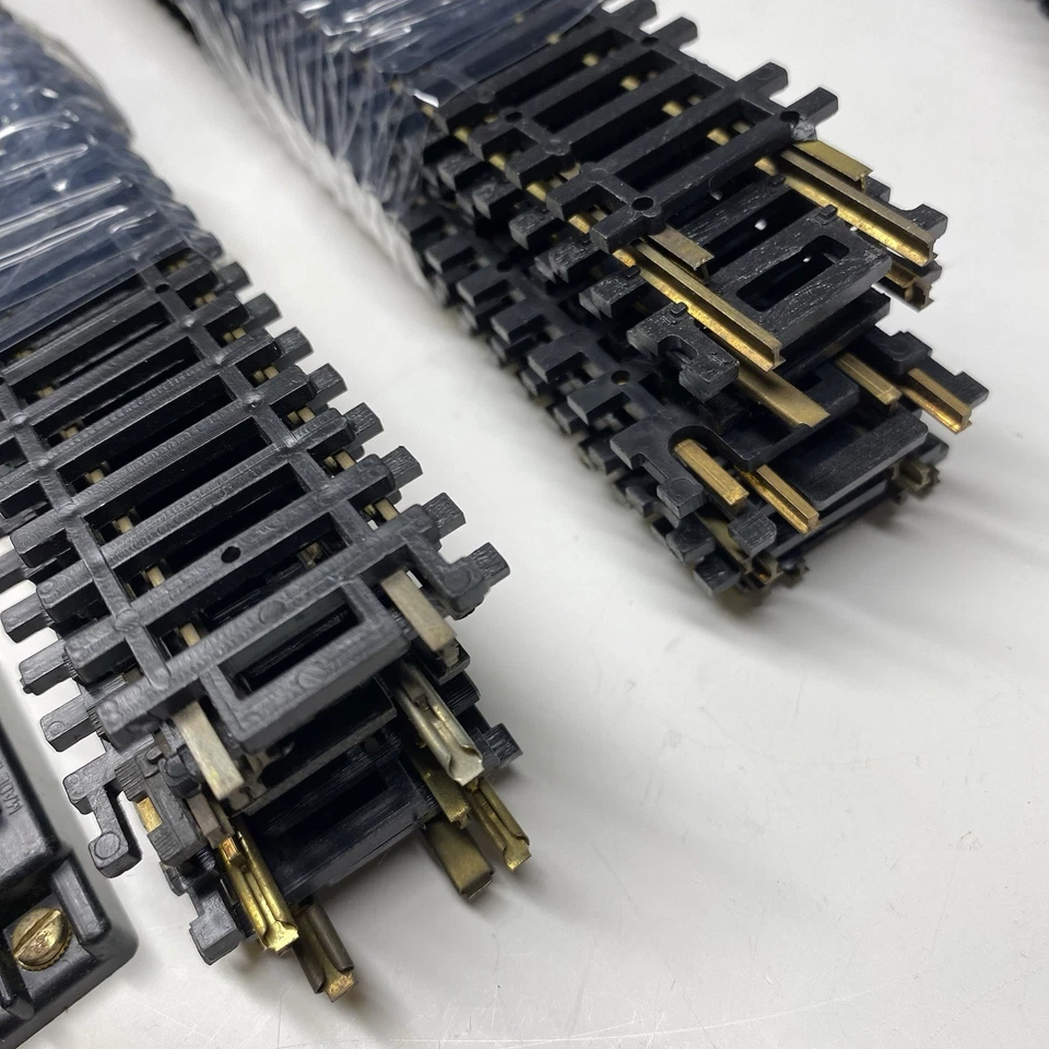 128 pc Atlas HO Track — Switches + Crossings — Layout Lot - Image 3 of 4