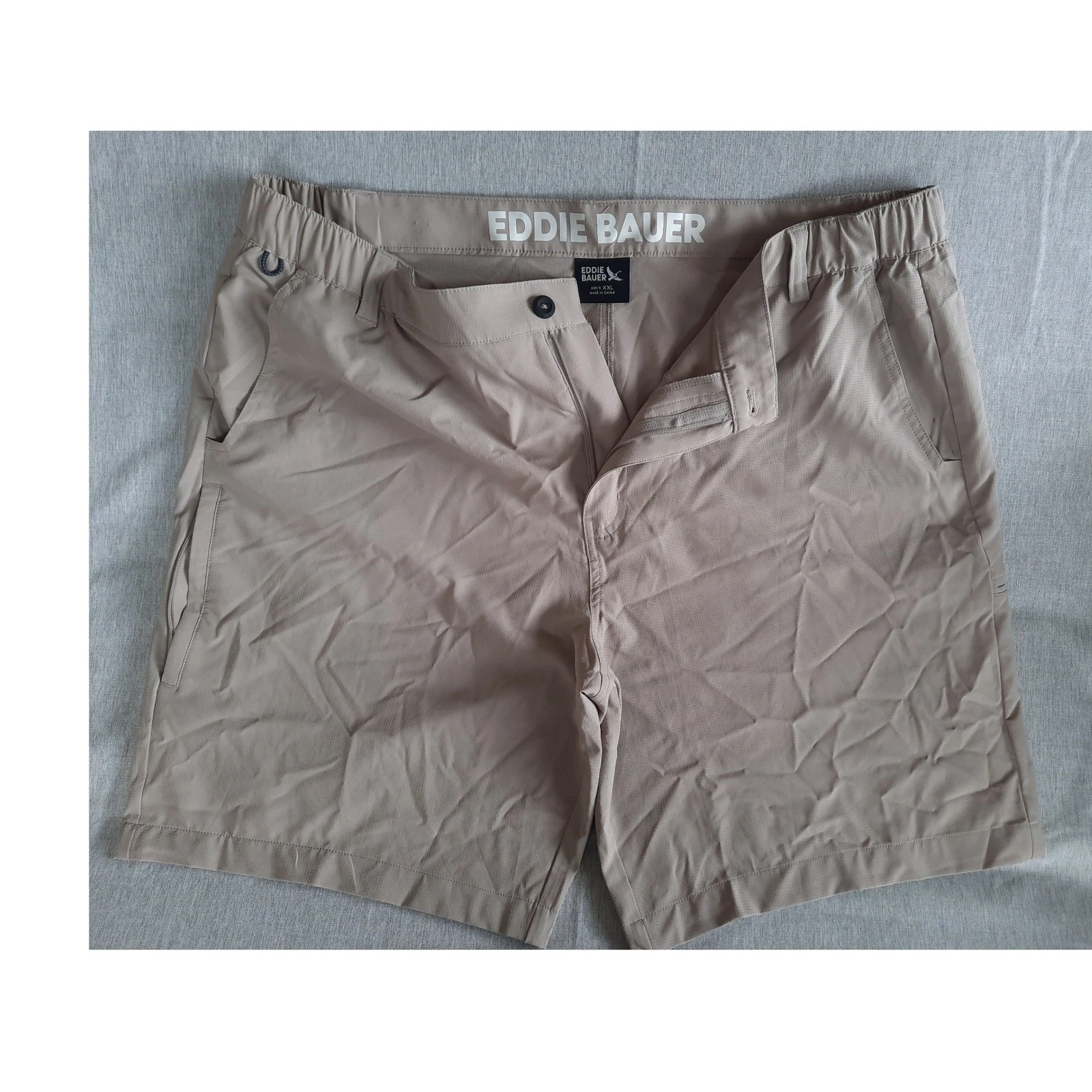 Eddie Bauer Mens XXL Cargo Shorts Khaki Elastic Waist Outdoor Hiking Travel