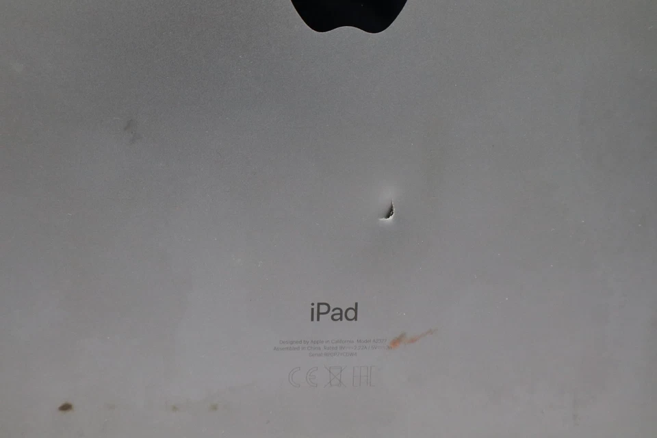 Apple iPad Pro 3.Gen 64GB 11" Grau A2377 WiFi Displayschaden / DEFEKT #5859 - Bild 3 von 4