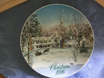 Smucker's 1996 Christmas Collector Series ''BIG HOUSE'' Plate by David Coolidge