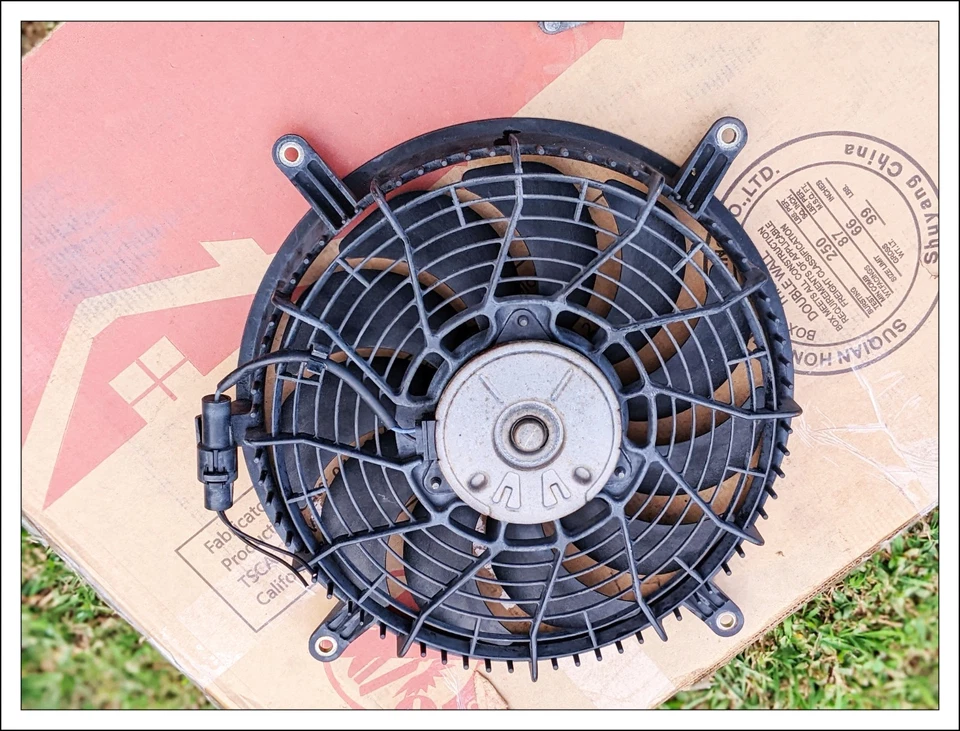 ✅ Radiador ventilador condensador eléctrico de CA Land Rover Discovery II 1999-04 FABRICANTE DE EQUIPOS ORIGINALES Foto 2 de 2