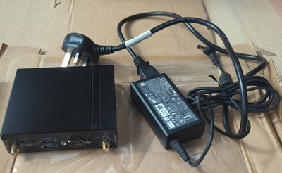 Giada VM23 Lüfterloser Mini PC Basis, ideal für Digital Signage - Non-WiFi Version
