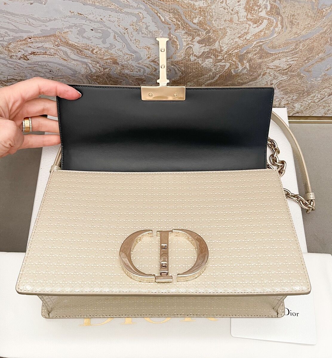 Christian Dior Micro-Cannage 30 Montaigne Beige Patent Christian Dior Micro-Cannage 30 Montaigne Beige Patent