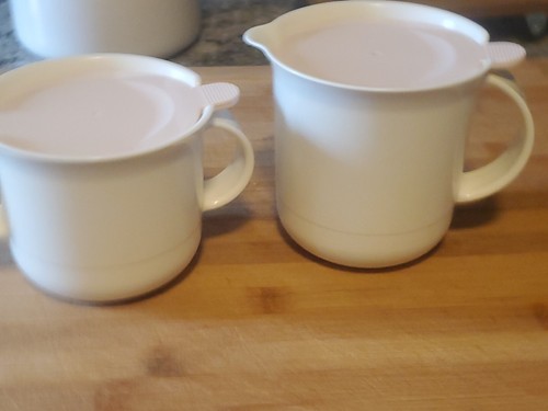 TUPPERWARE CREAMER & SUGAR BOWL WITH TAN/ PINKISH LIDS- 2309, 2310 - Picture 2 of 14