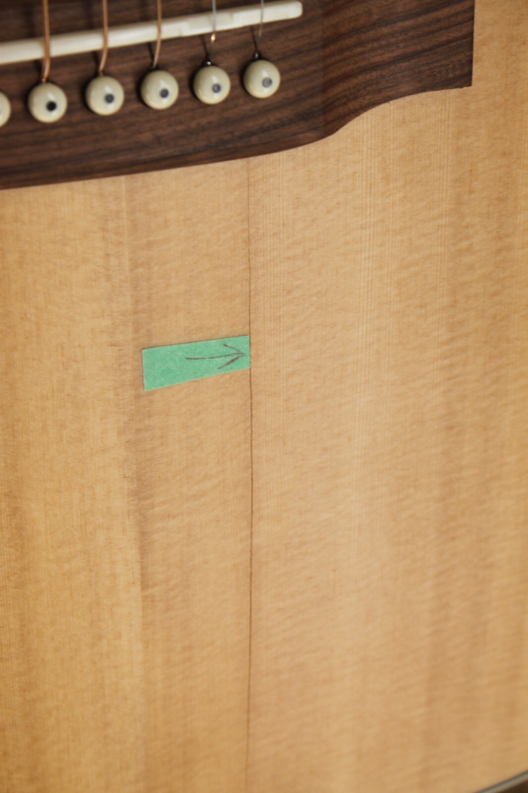 Art & Lutherie Americana Acoustic Electric Dreadnought GuitarTop Crack