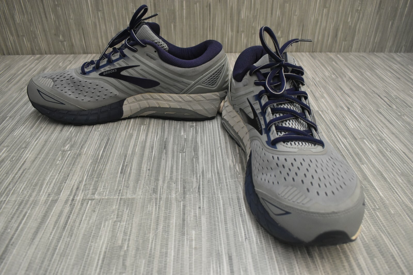running shoes size 14 wide