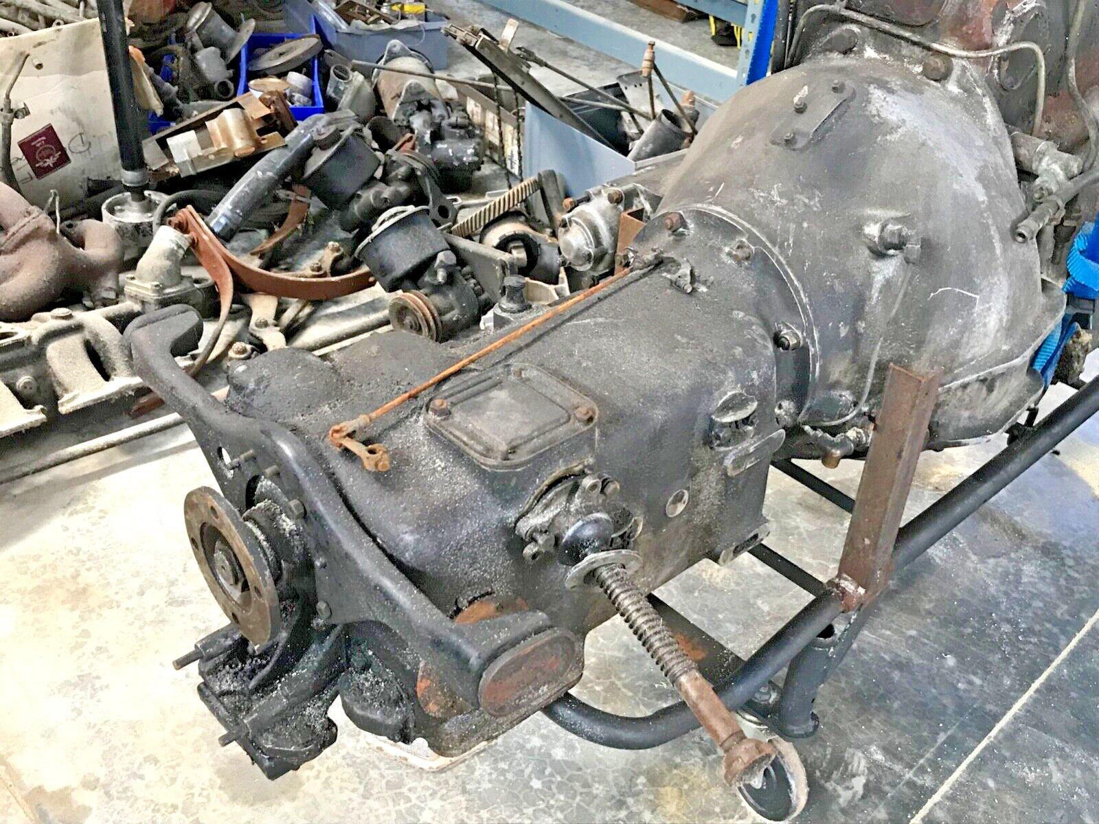 ROLLS ROYCE DAWN WRAITH BENTLEY LIGHT. WORLDS LARGEST USED 1946 - 1965 INVENTORY