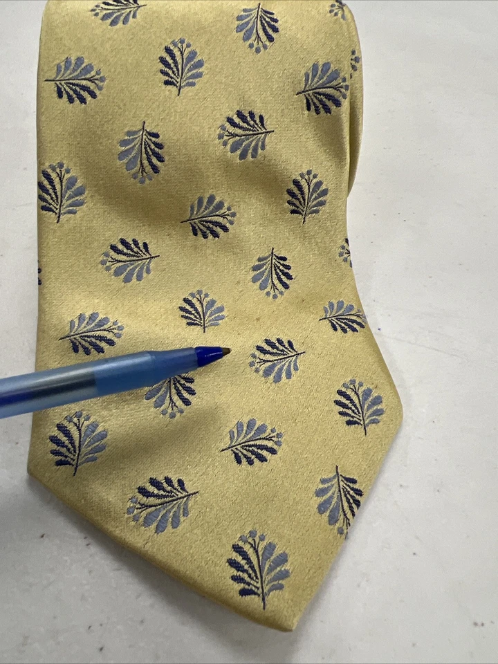Corbata para hombre Paul Fredrick amarillo y azul claro hojas geométricas seda $108 Foto 2 de 4