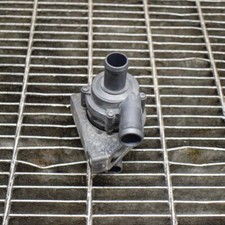 Pompe à eau Volvo V40