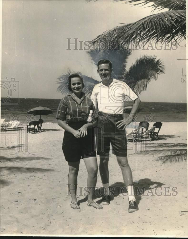 1957 Press Photo Mr. and Mrs. Frauls Williams vacation in Jamaica. - noo65296