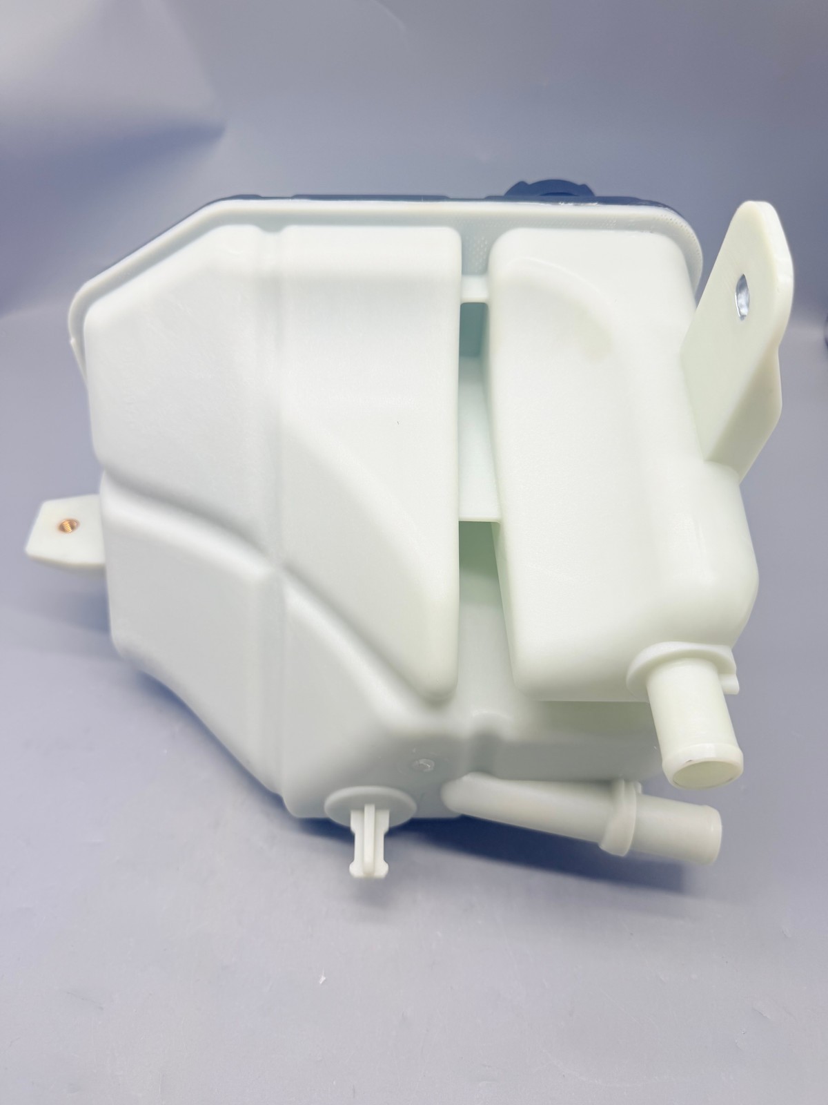 Maserati Ghibli Coolant reservoir P/N 670031651