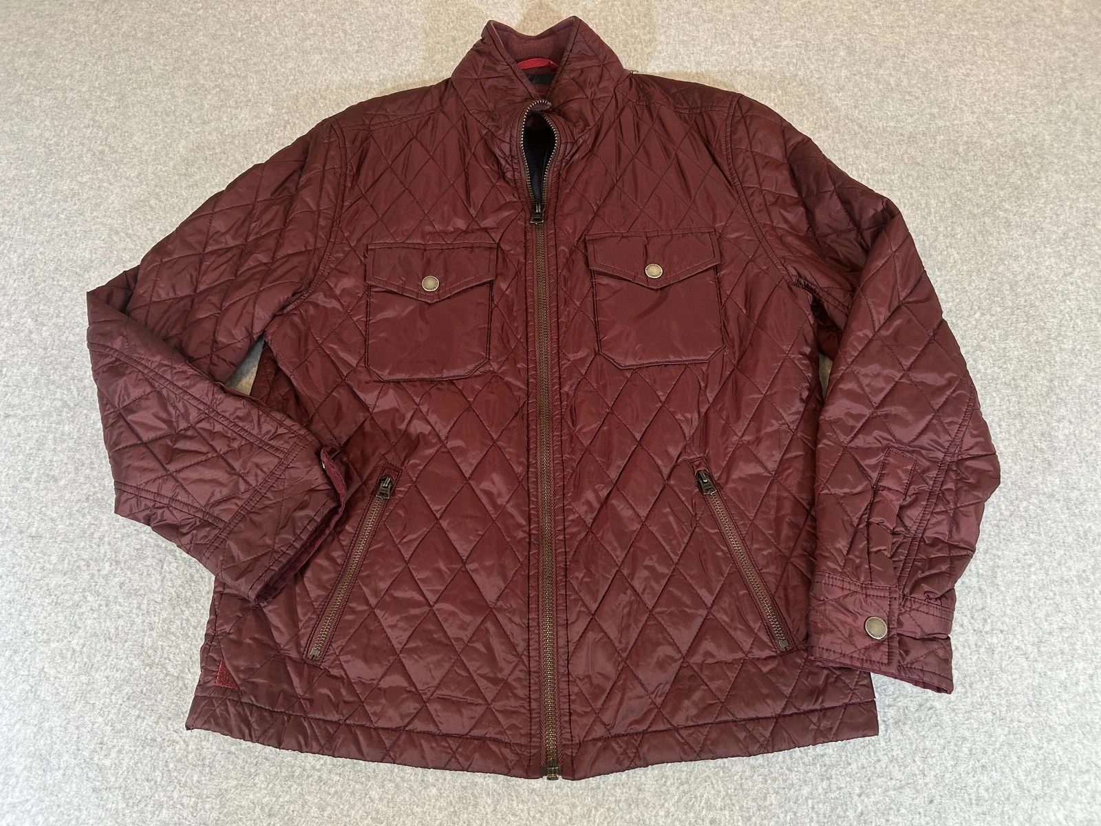 UNTUCKit Jacket Mens Medium Red Quilted Marne City Zip Lightweight Puffer Coat