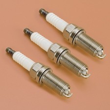 3x Spark Plugs 90919-01249 Fit for Lexus GS300 GS450H GS350 IS250 IS350