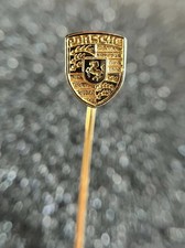BEAUTIFULLY DETAILED VINTAGE GENUINE PORSCHE CREST TIE LAPEL PIN GOLD PLATED VGC