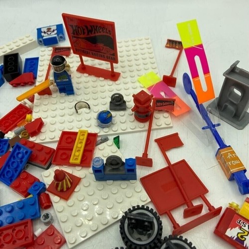 Hot Wheels Lego Car, Removable Parts - Picture 5 of 12