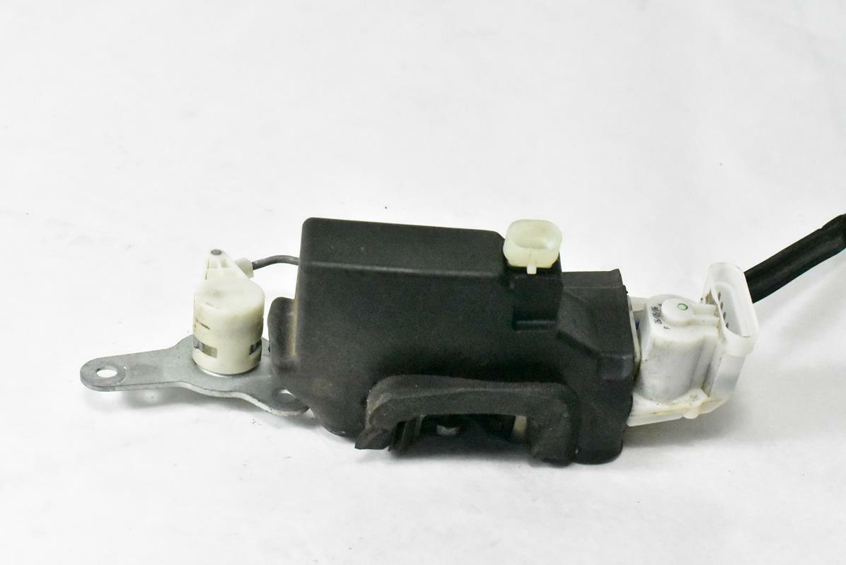 05 06 07 08 Maserati Quattroporte FRONT LEFT DRIVER DOOR LOCK ACTUATOR OEM USED