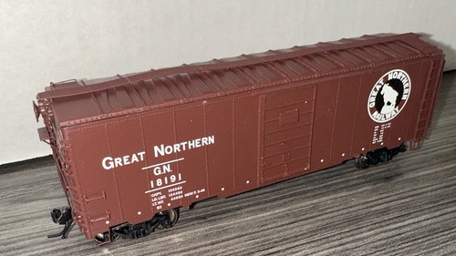 InterMountain Railway HO Scale 46001-63 12 Panel Boxcar GN NIB - Picture 2 of 5