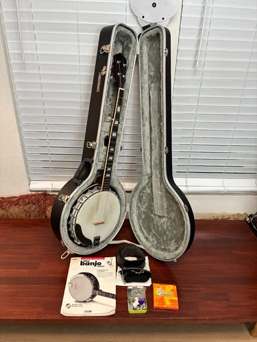 Kay Closed Back Eagle Carving 5 String Banjo With Road Runner Case 