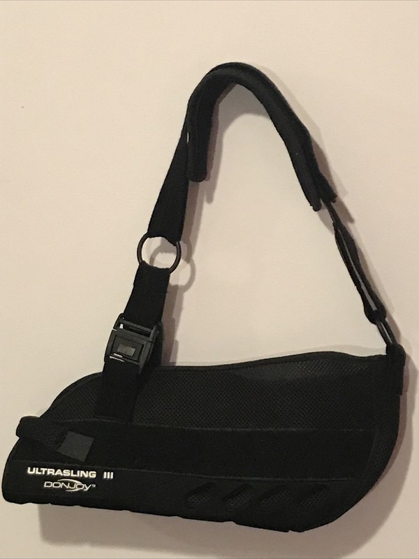 DonJoy UltraSling III, Shoulder Support Right Or Left Black - Medium? Pre-owned