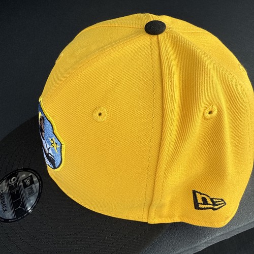 New Era 9FIFTY Piratas de Pittsburgh Roberto Clemente Salón de la fama Gorra Snapback Amarilla - Imagen 8 de 8