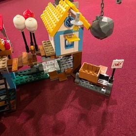 LEGO The Angry Birds Movie: Pig City Teardown (75824) Complete with Instructions