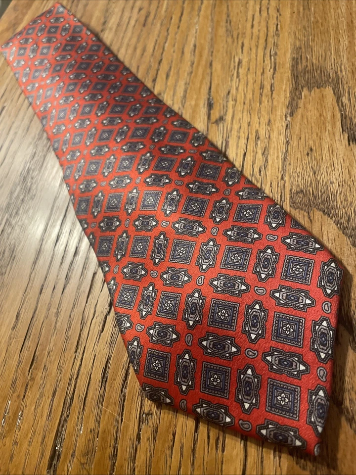 Corbata foulard de seda colección Lord & Taylor Kensington usada en excelente estado EE. UU. Foto 2 de 4