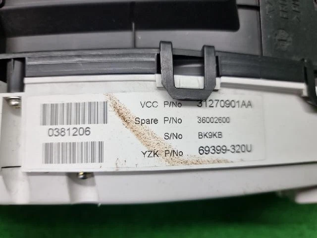 Painéis de instrumentos Volvo S80 D5 2010 - Imagem 3 de 4