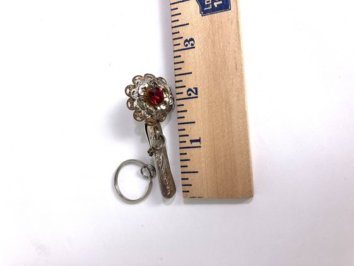 VTG King's Los Angeles CA Gold Tone Clip On Broach Key Finder Ring Chain Costume - Picture 12 of 13