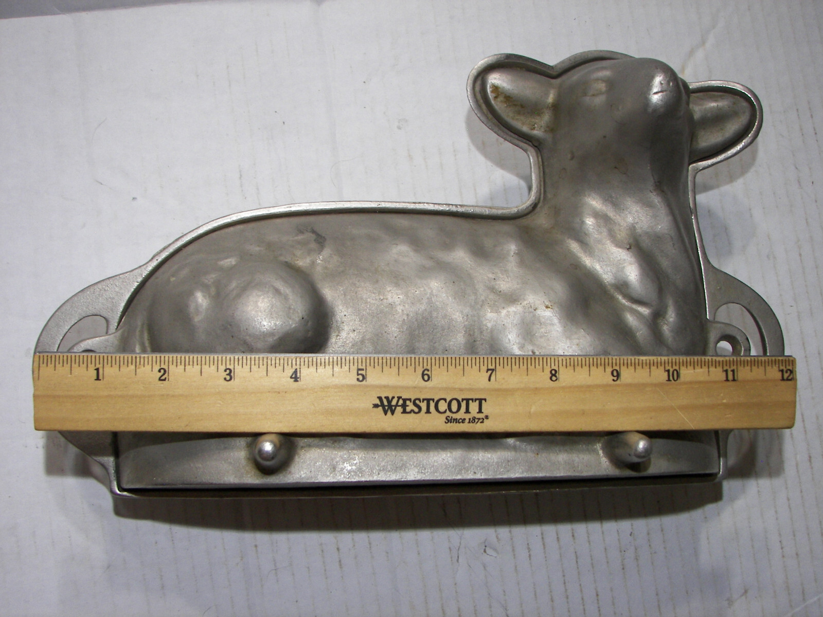 Vintage Lamb Cake Mold cast iron Unmarked Early 20th century 8.5 pds