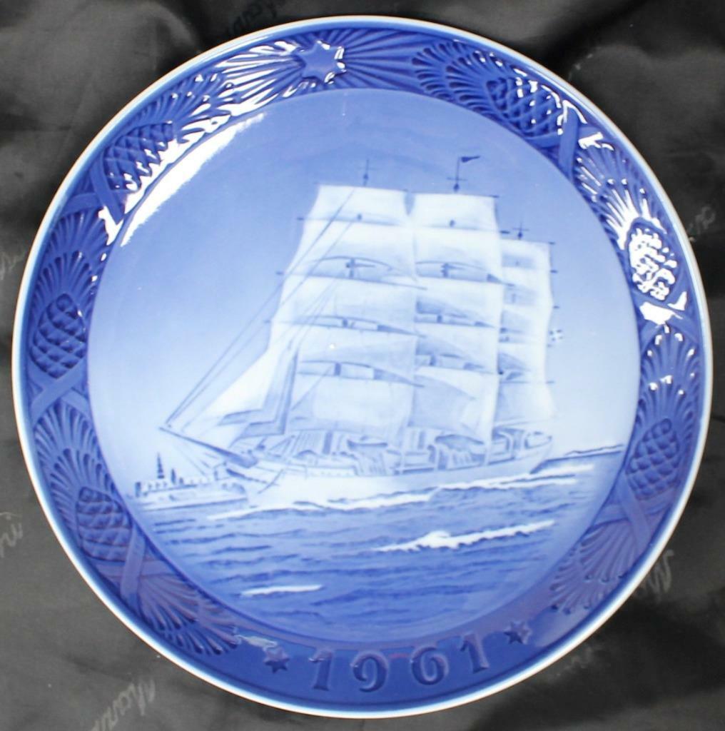 Royal Copenhagen Annual Christmas Plate 1961 GREAT CONDITION | eBay