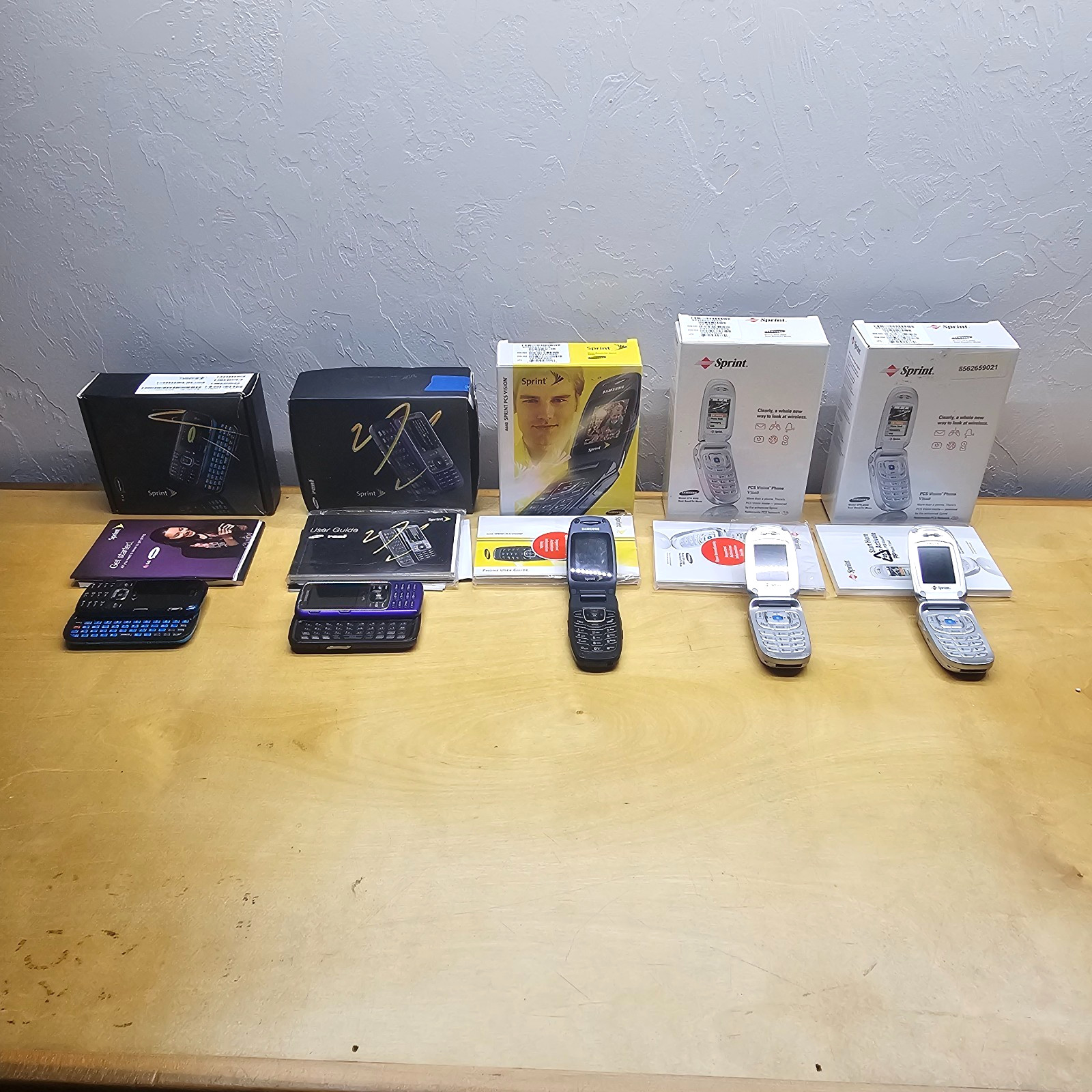 Vintage Samsung LG Cell Phone Lot w/Boxes & Manuals-Untested - Parts or Repair!