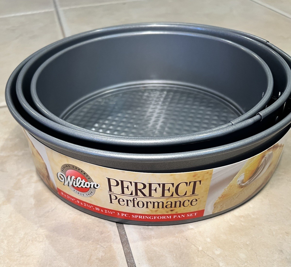 NIP! Wilton Perfect Performance 3 Piece Springform Pan Set Cake Pans