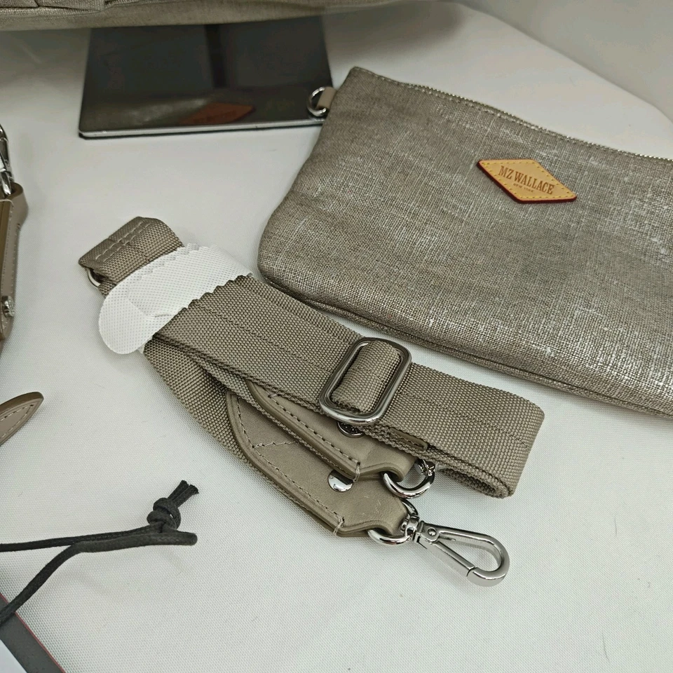 Cartera convertible MZ Wallace Nikki de lino esmaltado con bolsa plateada satinada Foto 3 de 4