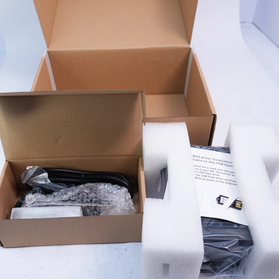 Mini PC Nano ZOTAC ZBOX CI330 Celeron N3160 1,6 GHz BAREBONES SIN RAM/SSD T12-B18 Foto 3 de 4