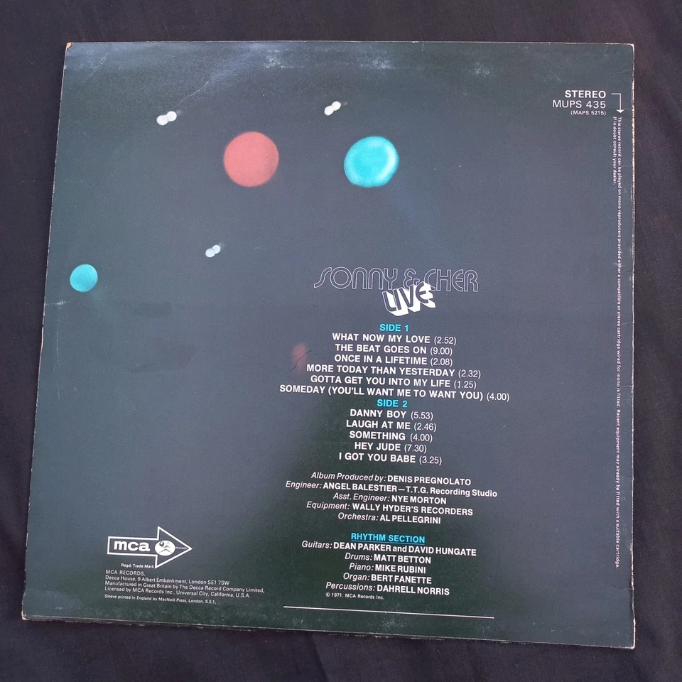 SONNY AND CHER- LIVE- VINYL LP 1971 US PRESS  NEAR MINT VINYL CONDITION  - Image 2 of 4