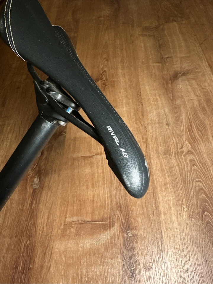 Sillín de asiento de bicicleta deportivo Specialized Bridge 143 mm negro cuerpo de ciclismo geometría Foto 2 de 3