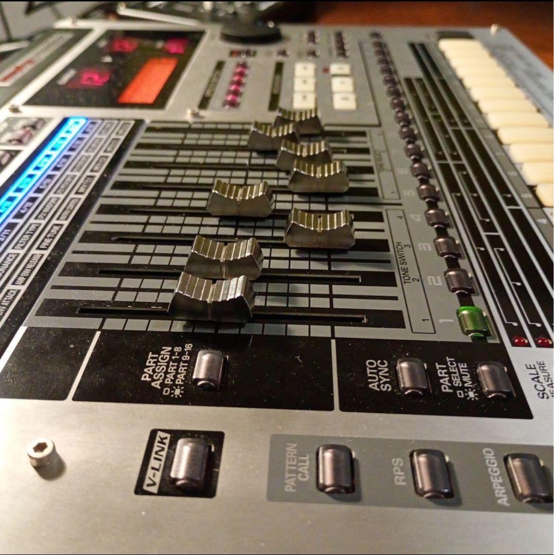Roland MC-808 Sampling Groovebox Sampler Sequencer | eBay