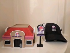 TACO BELL S SCALE BUILDING-DIORAMA