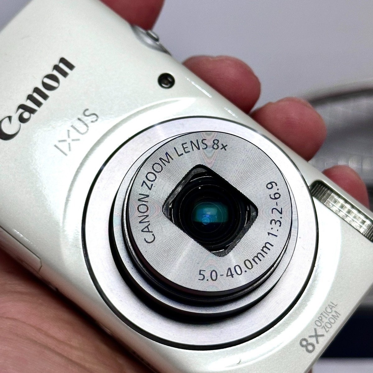 Canon IXUS 160 / PowerShot ELPH 160 / IXY 150 20 MP 8x Digital