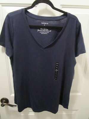 TORRID NAVY BLUE CLASSIC FIT GIRLFRIEND V-NECK TEE TOP  NEW