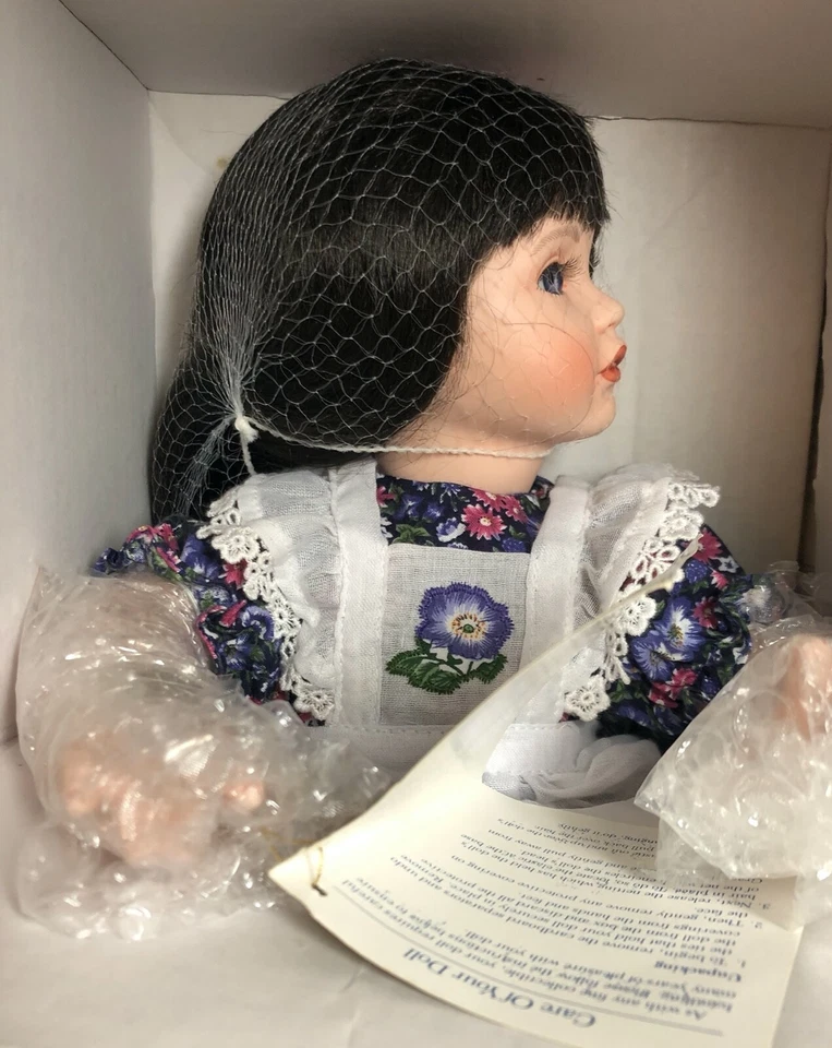 Black Berry Blossom By Ann Timmerman Georgetown Collection Doll 13" NIB - Изображение 3 из 4