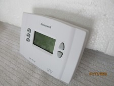 Honeywell 1-Week Programmable Thermostat (RTH221B1021)