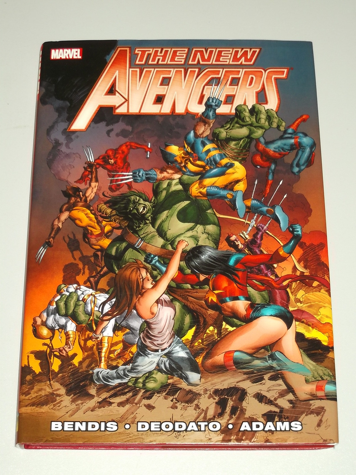 AVENGERS NEW VOL 3 MARVEL BENDIS DEODATO ADAMS HARDBACK < 9780785151791