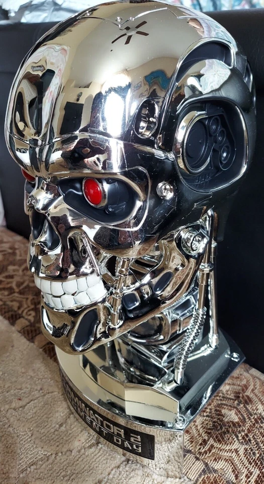 Terminator 2: Judgment Day, 6-Disc Collector Set+Endoskull Bust+Limited Edition - Image 4 of 4