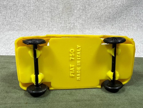 MACCHININA FIAT 750 600D PLASTICA TIPO APS POLITOYS FANALONA NO INGAP GRISONI - Imagen 5 de 5